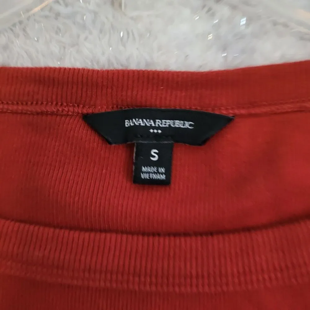 Banana Republic Ribbed Top Womens Small Red Long Sleeve Casual Fitted Travel